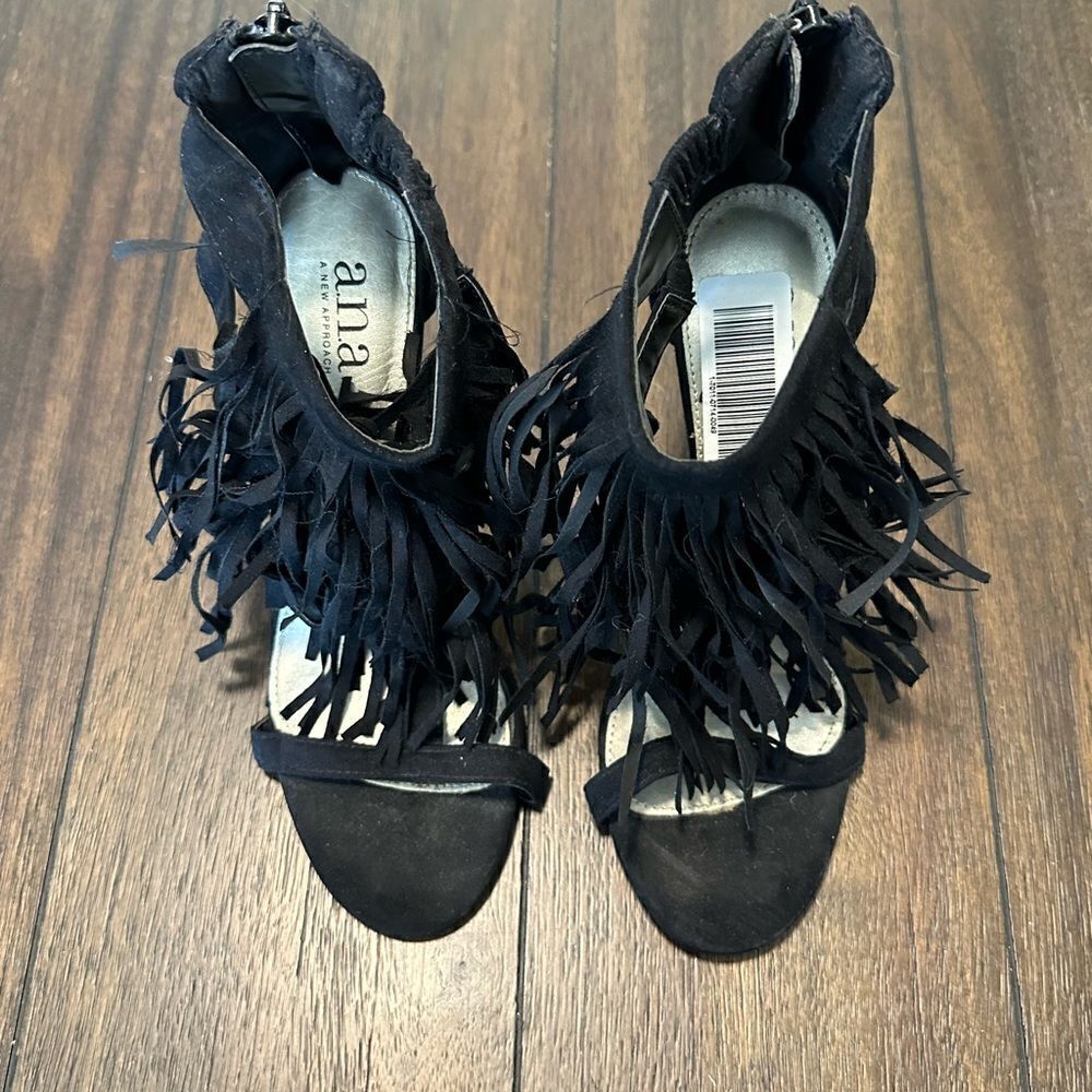 a.n.a |  Black Terry Fringe Heels size 6 - Picture 2 of 8